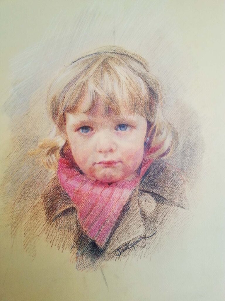 Retrato niña lápices de colores sobre papel